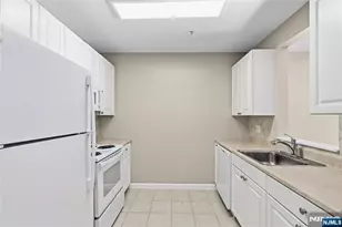 905 River Road 312, Edgewater, NJ 07020 - Photo 12