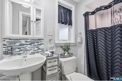 106 W Gibbons Street, Linden, NJ 07036 - Photo 20