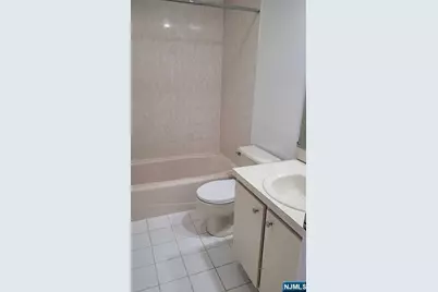 40 Meadowview Court, Leonia, NJ 07605 - Photo 12