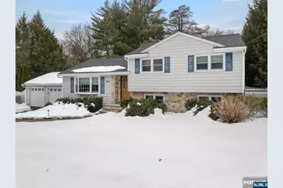692 Pine Lake Drive, Washington Township, NJ 07676 - Photo 4