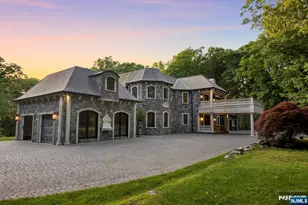 105 Chestnut Ridge Rd, Saddle River, NJ 07458 - Photo 2