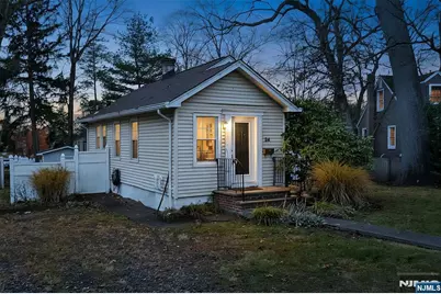 34 Summit Avenue, Waldwick, NJ 07463 - Photo 16