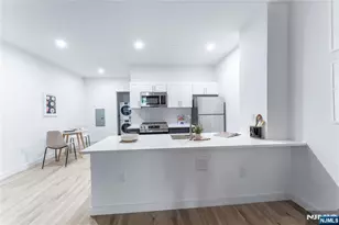 10 Commerce Ct 2E, Newark, NJ 07102 - Photo 2