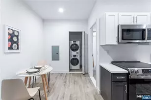 10 Commerce Ct 2E, Newark, NJ 07102 - Photo 14