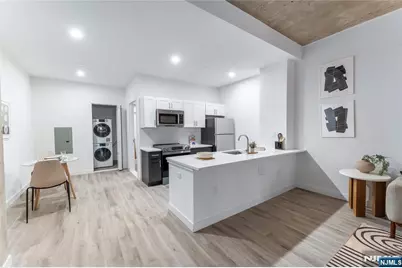 10 Commerce Court 2E #2E, Newark, NJ 07102 - Photo 1