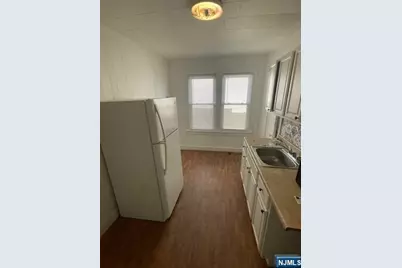 67 N Washington Avenue 3 #3, Bergenfield, NJ 07621 - Photo 2