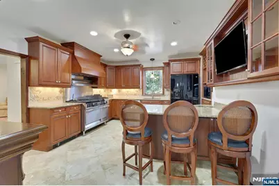 80 Prospect Avenue, Woodcliff Lake, NJ 07677 - Photo 10