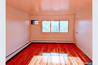 1599 Bergen Boulevard 7 #7, Leonia, NJ 07605 - Photo 1