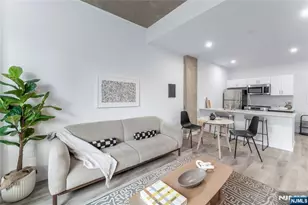 10 Commerce Ct 3C, Newark, NJ 07102 - Photo 10