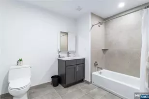 10 Commerce Ct 3C, Newark, NJ 07102 - Photo 14