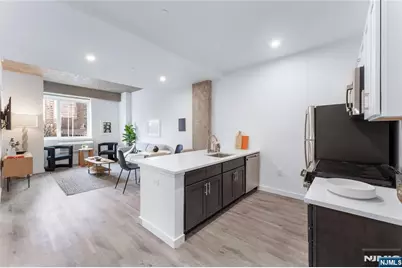 10 Commerce Court 10J #10J, Newark, NJ 07102 - Photo 1