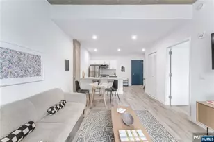 10 Commerce Ct 10J, Newark, NJ 07102 - Photo 8