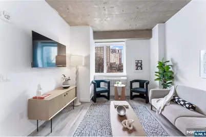 10 Commerce Court 10J #10J, Newark, NJ 07102 - Photo 6