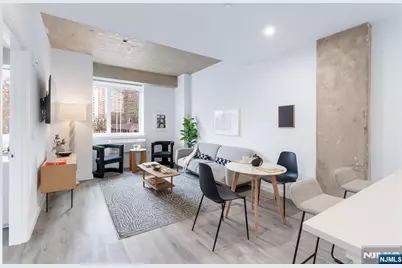 10 Commerce Court 10J #10J, Newark, NJ 07102 - Photo 4