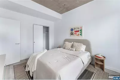 10 Commerce Court 10J #10J, Newark, NJ 07102 - Photo 12