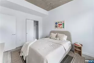 10 Commerce Ct 10J, Newark, NJ 07102 - Photo 12