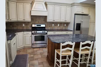 744 Hamilton Avenue 1 #1, Ridgefield, NJ 07657 - Photo 2