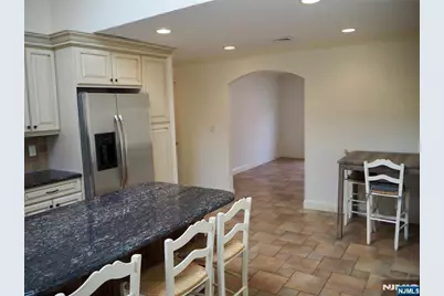 744 Hamilton Avenue 1 #1, Ridgefield, NJ 07657 - Photo 4