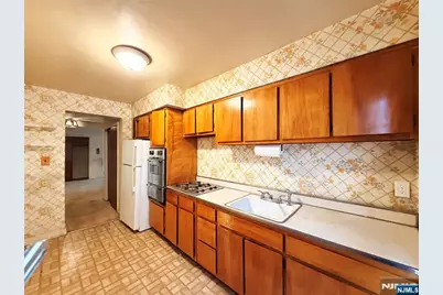 154 Bowers Street 204 #204, Jersey City, NJ 07307 - Photo 8