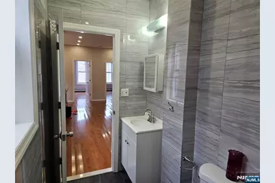 142 Side Avenue, Jersey City, NJ 07305 - Photo 10