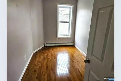 142 Side Avenue, Jersey City, NJ 07305 - Photo 8