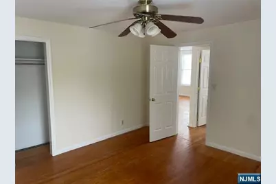 31-11 Broadway 2 #2, Fair Lawn, NJ 07410 - Photo 2