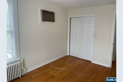 31-11 Broadway 2 #2, Fair Lawn, NJ 07410 - Photo 4