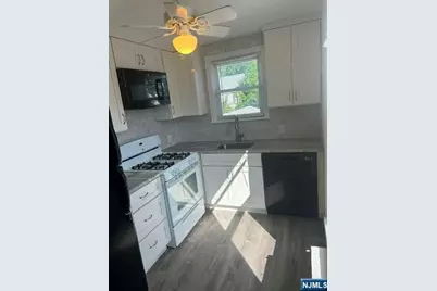 31-11 Broadway 2 #2, Fair Lawn, NJ 07410 - Photo 8