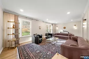 639 Pawnee Ln, Franklin Lakes, NJ 07417 - Photo 10