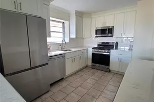 201 Palisade Ave 2nd Fl, Cliffside Park, NJ 07010 - Photo 4