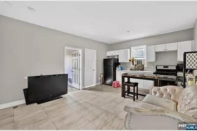 78 Treacy Avenue, Newark, NJ 07108 - Photo 8
