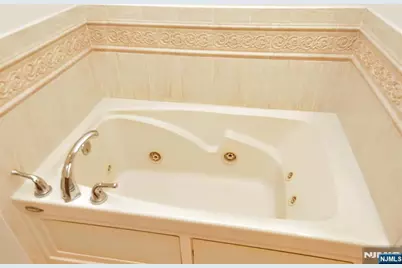 126 Blue Heron Drive, Secaucus, NJ 07094 - Photo 18