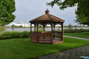 126 Blue Heron Dr, Secaucus, NJ 07094 - Photo 30