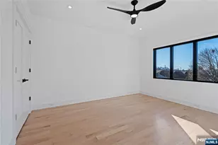 460 Greenmount Ave, Cliffside Park, NJ 07010 - Photo 18