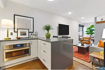 3050 Edwin Avenue #2D, Fort Lee, NJ 07024 - Photo 1