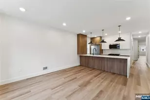 84 Hollywood Ave 1, East Orange, NJ 07018 - Photo 6