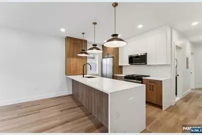 84 Hollywood Avenue 1 #1, East Orange, NJ 07018 - Photo 2