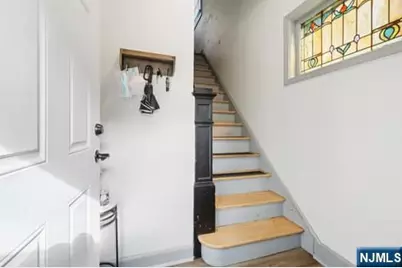 7 Laird Place, Cliffside Park, NJ 07010 - Photo 20