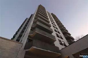 1600 Center Ave 12C, Fort Lee, NJ 07024 - Photo 2