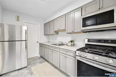 35 Edgewater, Edgewater, NJ 07020 - Photo 12