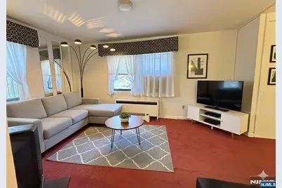 3051 Edwin 3J #3J, Fort Lee, NJ 07024 - Photo 4