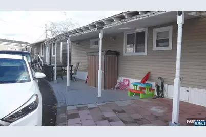 48 Helen Drive, Moonachie, NJ 07074 - Photo 2