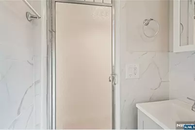 202 Knox Avenue 1 #1, Cliffside Park, NJ 07010 - Photo 12