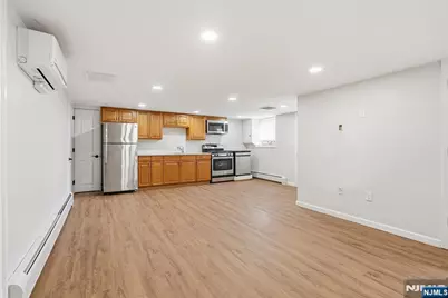 202 Knox Avenue 1 #1, Cliffside Park, NJ 07010 - Photo 10