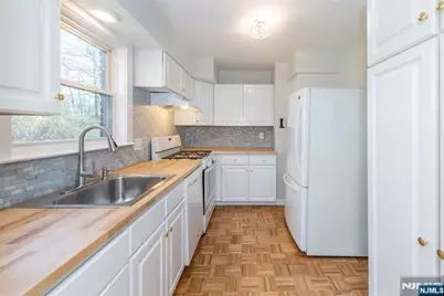 43 Conforti 83 #83, West Orange Township, NJ 07052 - Photo 4