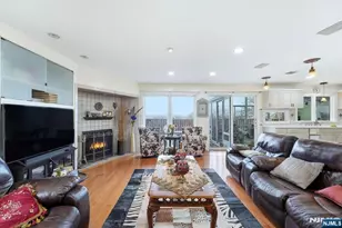 703 Stewart St, Ridgefield, NJ 07657 - Photo 14