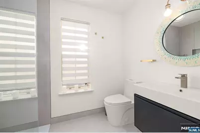 100 Crown Court 482 #482, Edgewater, NJ 07020 - Photo 12