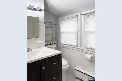 433 Holly Avenue 2 #2, Paramus, NJ 07652 - Photo 8