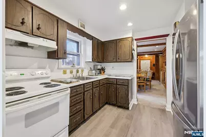 269 Paterson Avenue, Midland Park, NJ 07432 - Photo 6