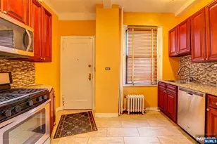 363-377 Mount Prospect 2Aw, Newark, NJ 07104 - Photo 10